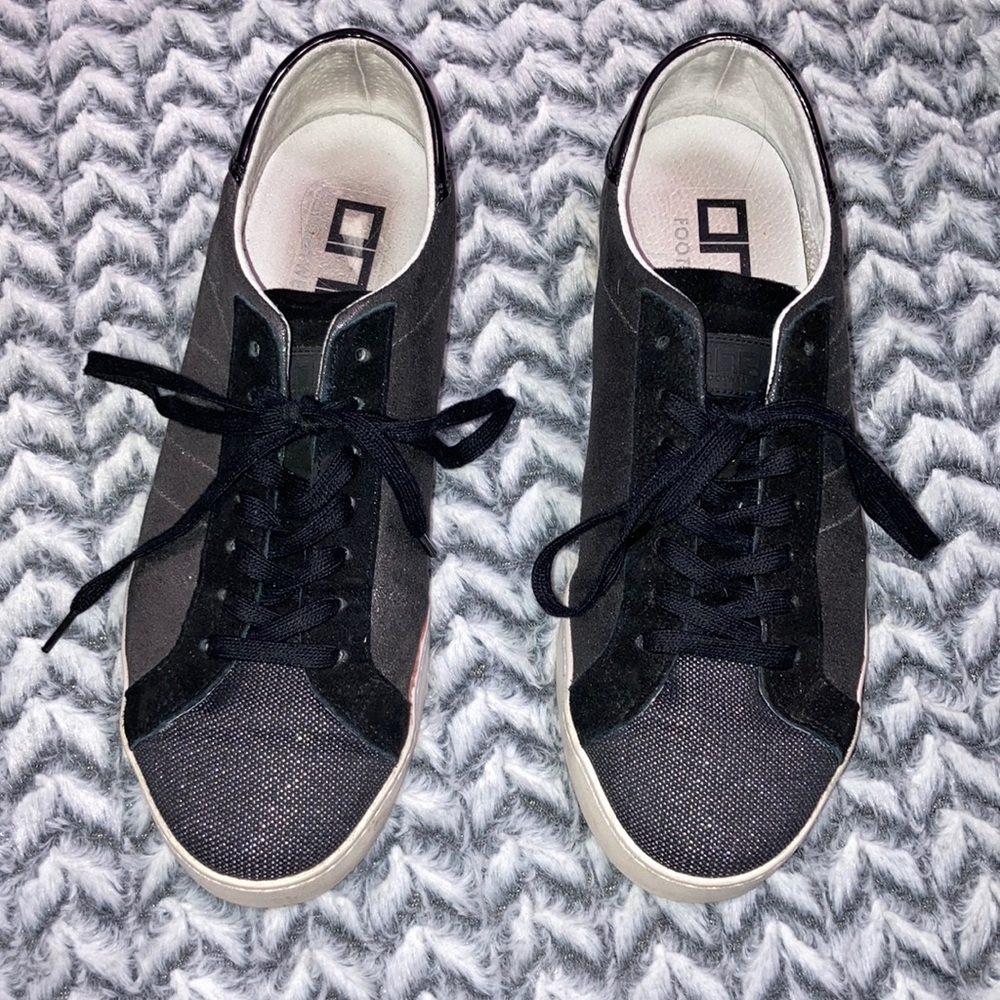 ONE Footwear - Picture 2 of 4
